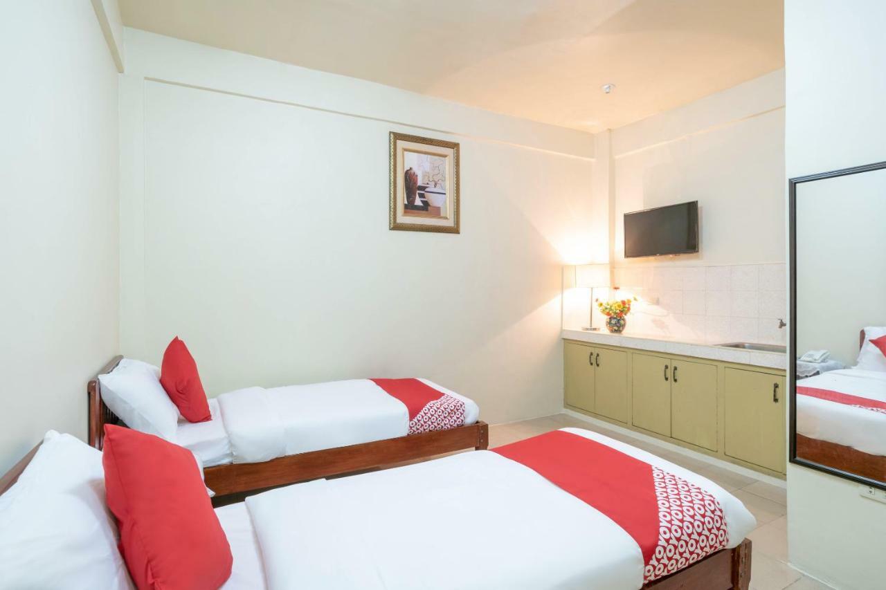 Conrado'S Apartelle Paranaque City Eksteriør bilde