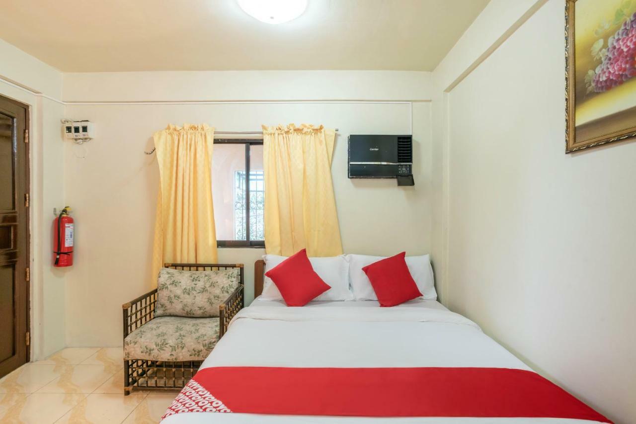 Conrado'S Apartelle Paranaque City Eksteriør bilde