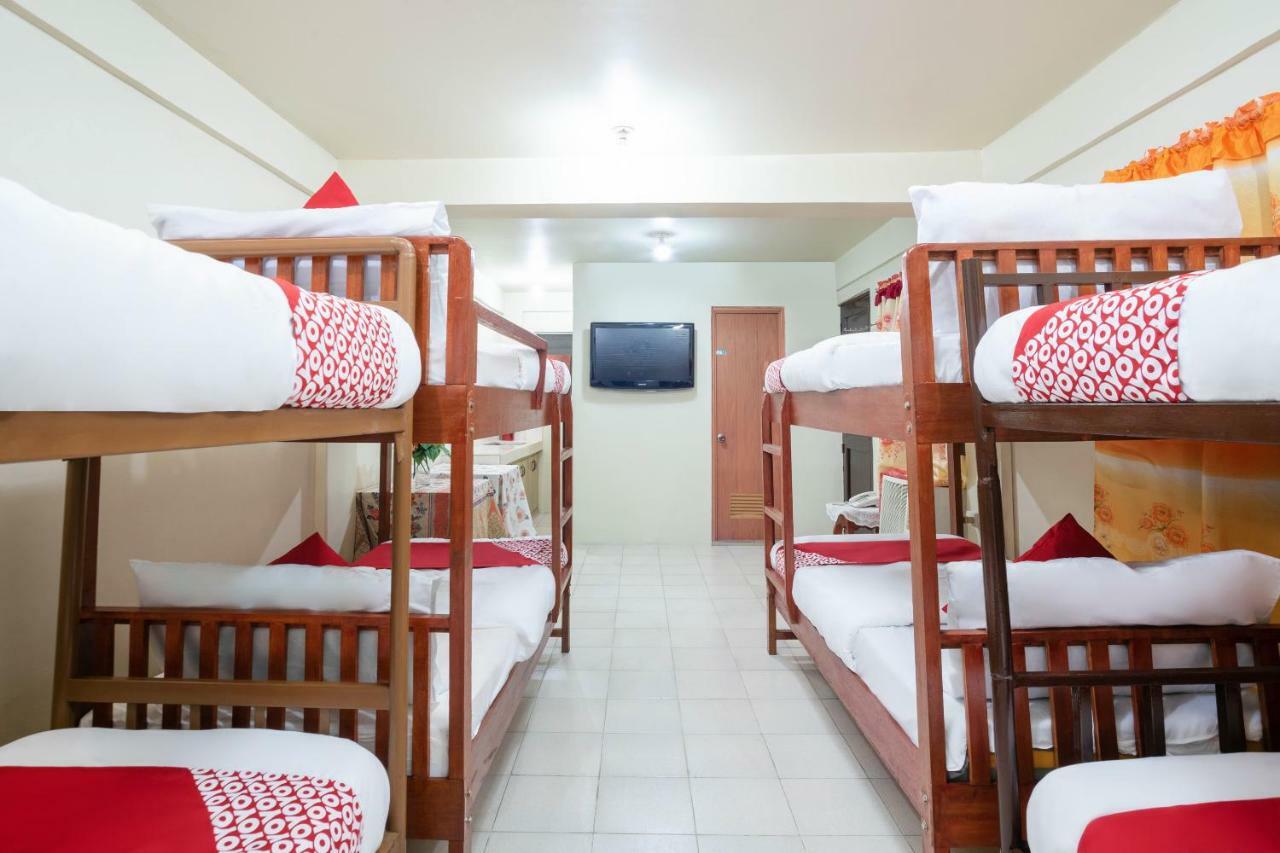 Conrado'S Apartelle Paranaque City Eksteriør bilde