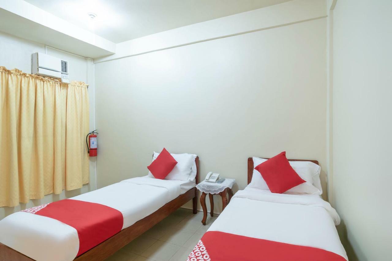 Conrado'S Apartelle Paranaque City Eksteriør bilde