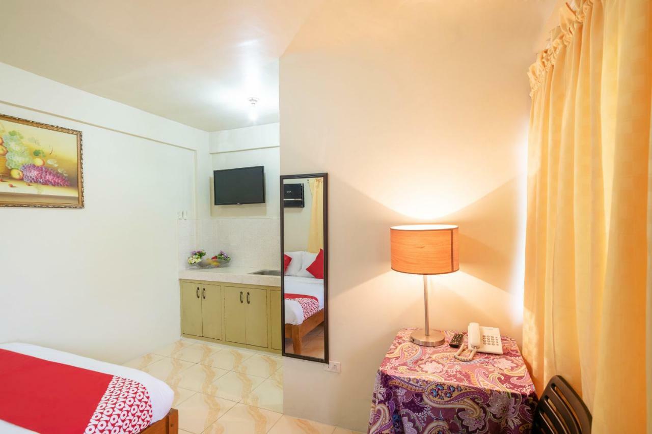 Conrado'S Apartelle Paranaque City Eksteriør bilde